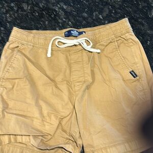 Hollister jogger short, 5 inch size medium dark khaki color like new